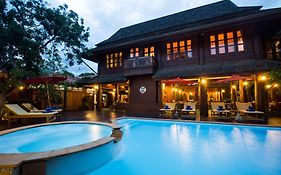 เรือนคำอิน